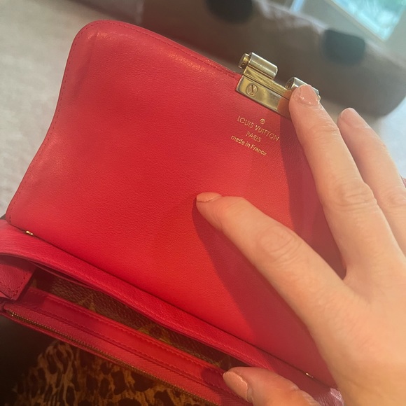 Louis Vuitton wallet on chain - Picture 13 of 14